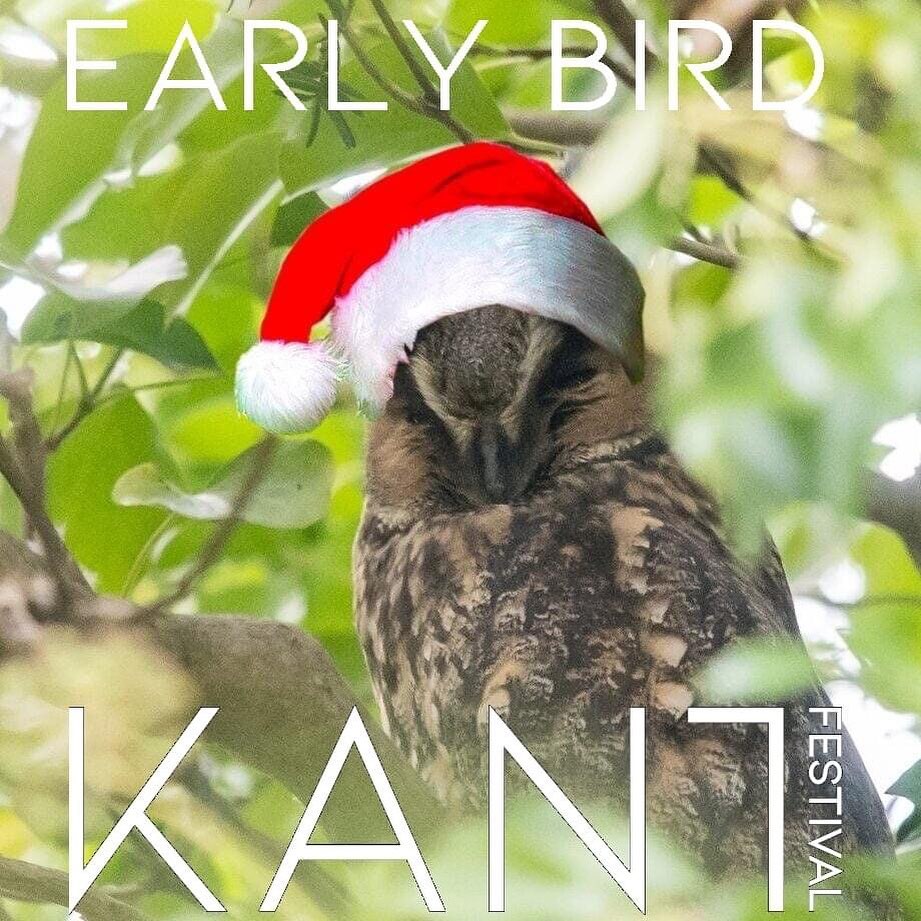 🎶 Højt fra træets grønne top... 🎶
Mangler du stadig en julegave? 
Vi har en idé: Early Bird billet til KANT Festival 2022. 
Du kan købe den på vores webside 
www.kantfestival.dk/billetter
Linket er i vores bio.

I ønskes en glædelig jul af KANT holdet. 🎅🏻🎄⛄️
Louise, Klaus, Magnus, Carsten og Katja

#KANT2022 #KANTFestival #KANTFestival2022 #Thy #Thisted #fotografi #festival #danmark #dansknatur #natur #naturephotography #kantfestivaldk #fotofestival